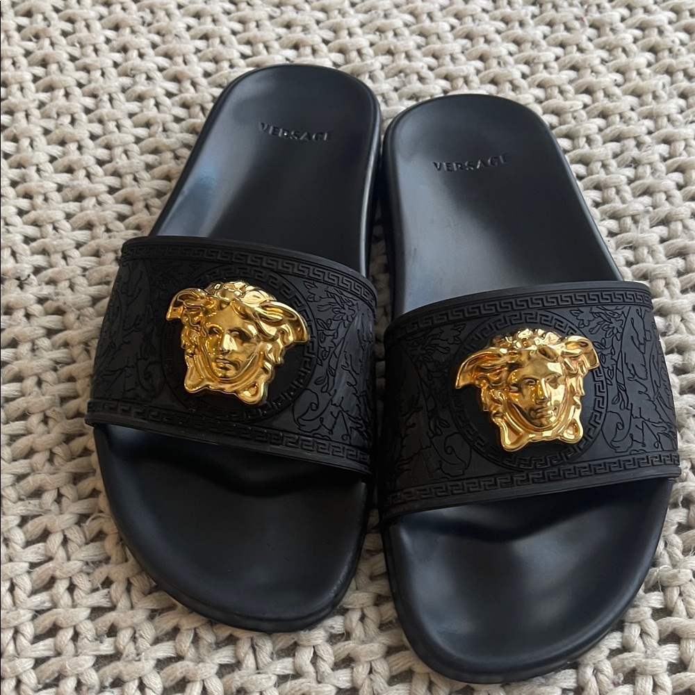 Versace Black Slides with Gold Medusa Emblem beautiful 38 - Picture 5 of 16